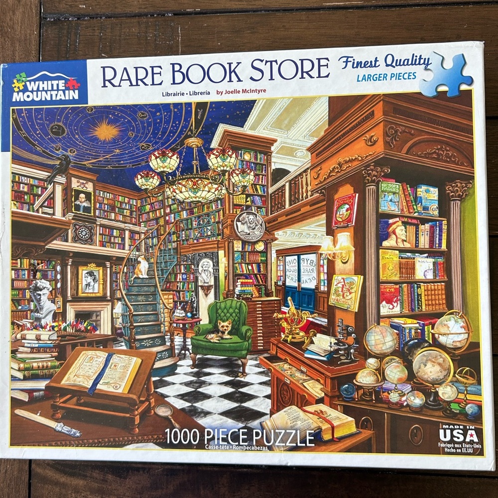 White Mountain Puzzle - Rare Book Store. 1000 pieces.